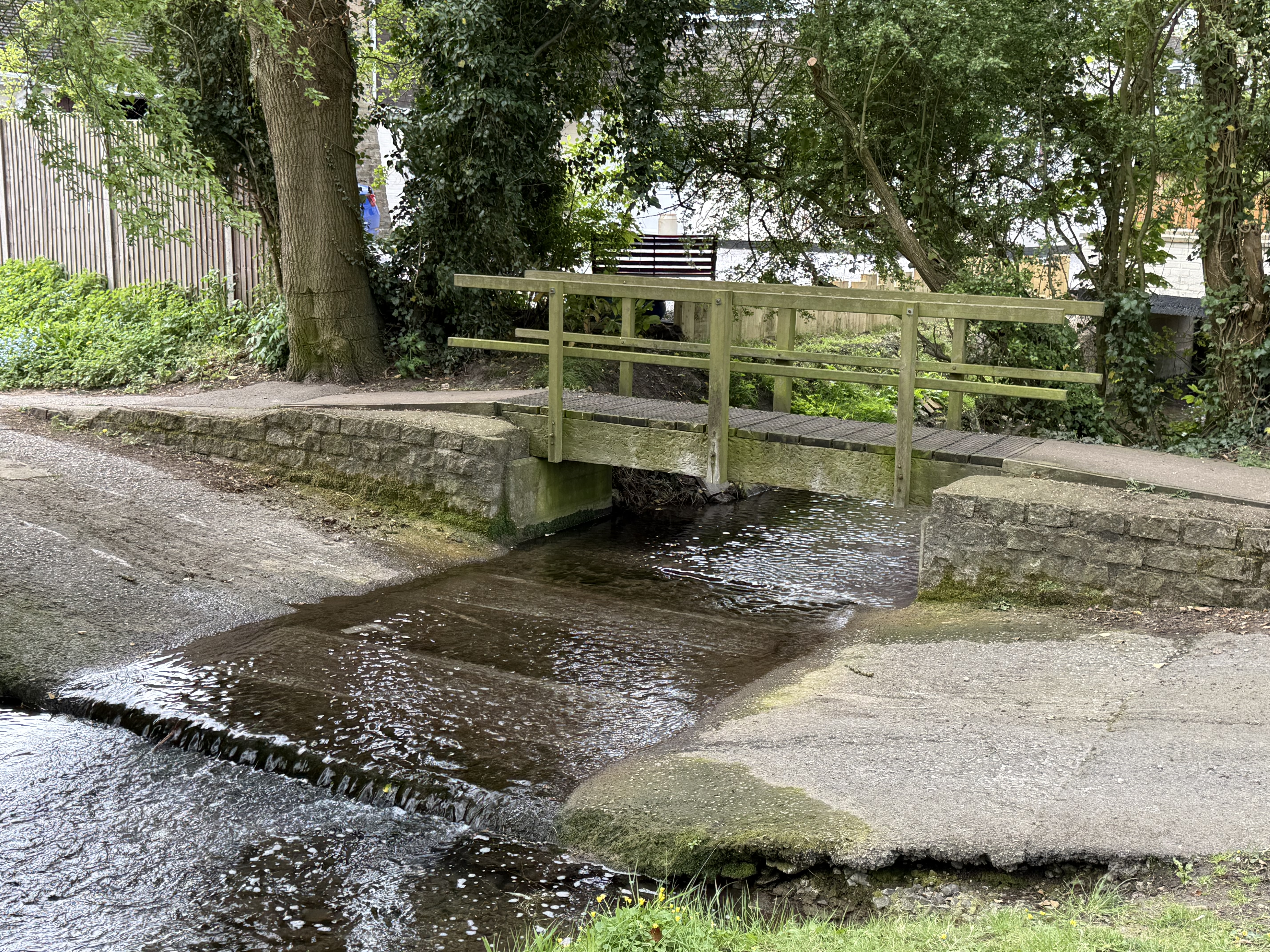 photo of Dunholme beck by the pinfold